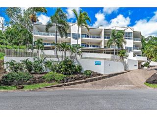 2BR Apartment with Stunning Ocean Views Apartment, Airlie Beach - 4
