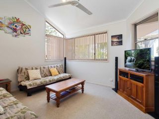 3 'Ambleside' 9 Shoal Bay Avenue - air con, WIFI and close to the water and Shoal Bay shops Apartment, Shoal Bay - 4