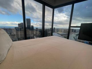 3 BED APTM LUX Apartment, Melbourne - 5