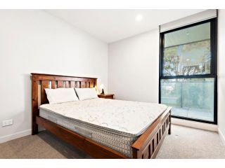 3 bed rooms apartment super convenient location Apartment, Box Hill - 3