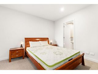 3 bed rooms apartment super convenient location Apartment, Box Hill - 4