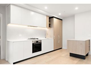 3 bed rooms apartment super convenient location Apartment, Box Hill - 1