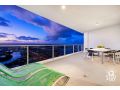 3 Bedroom 3 Bathroom Sub Penthouse - Sleeps up to 10 guests - Circle on Cavill Apartment, Gold Coast - thumb 6