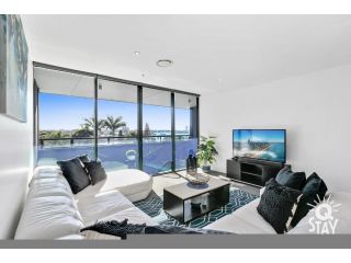 3 Bedroom Apartment in the heart of Surfers - Circle on Cavill AMAZING!! Apartment, Gold Coast - 1