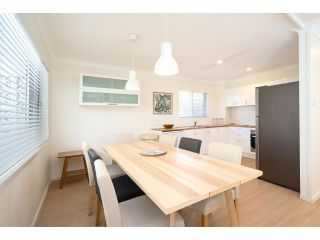 3 Bedroom Apartment Minutes from Main Beach Apartment, Gold Coast - 5