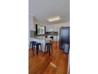 3 bedroom Art Deco home with modern features Apartment, Burnie - 4