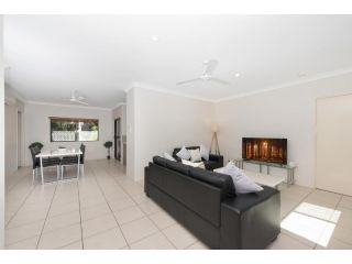 3 bedroom central home Guest house, Townsville - 3