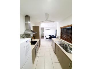 3 bedroom central home Guest house, Townsville - 5
