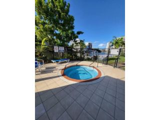 3 Bedroom Central Surfers Paradise Apartment Apartment, Gold Coast - 3