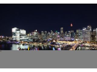 3 Bedroom Darling Harbour Apartment Apartment, Sydney - 2