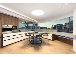 3 Bedroom Darling Harbour Apartment Apartment, Sydney - 5