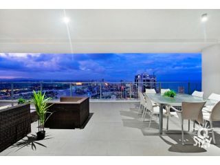 3 Bedroom Sub Penthouse Ocean SPA - Sleeps up to 10 guests - Circle on Cavill Apartment, Gold Coast - 2