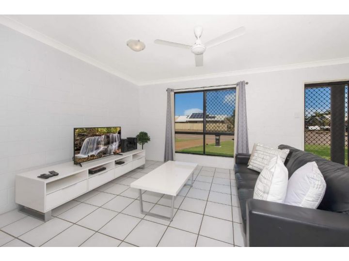 3 bedroom home Guest house, Ross River - imaginea 4