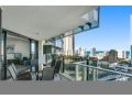 3 Bedroom SPA Apartment - Centre of Surfers Paradise - Circle on Cavill AMAZING!! Apartment, Gold Coast - thumb 3