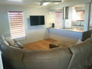 3 Bedroom home near the airport Guest house, Townsville - 3