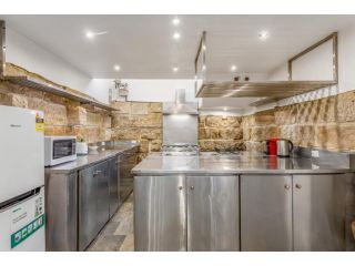 3 Bedroom Terrace in the Heart of Sydney Guest house, Sydney - 3