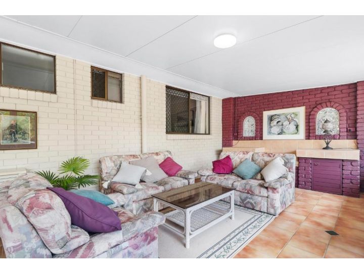 3 BR Hidden Gem with WIFI and Indoor Fireplace Guest house, Gold Coast - imaginea 17