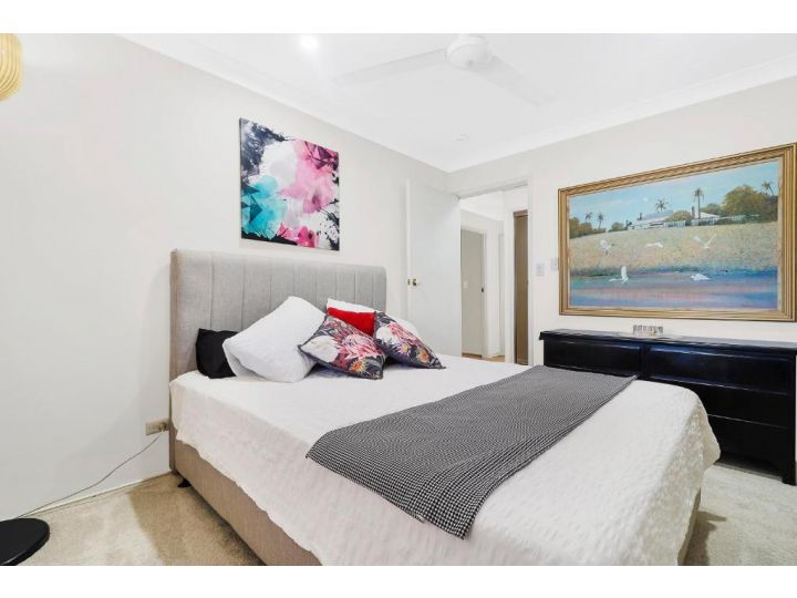 3 BR Hidden Gem with WIFI and Indoor Fireplace Guest house, Gold Coast - imaginea 12
