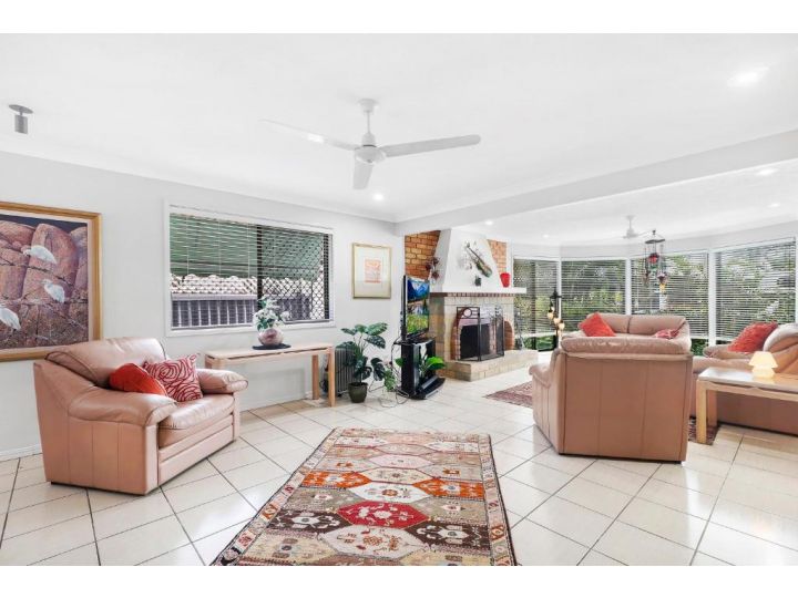 3 BR Hidden Gem with WIFI and Indoor Fireplace Guest house, Gold Coast - imaginea 3