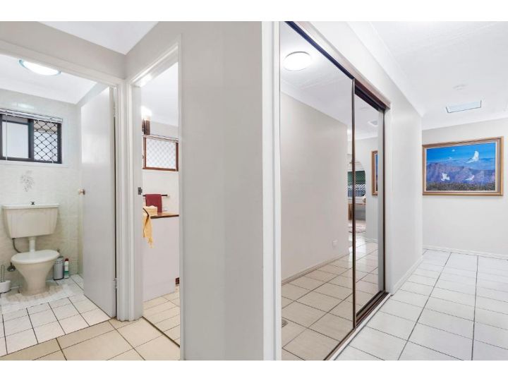 3 BR Hidden Gem with WIFI and Indoor Fireplace Guest house, Gold Coast - imaginea 14