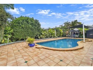 3 BR Hidden Gem with WIFI and Indoor Fireplace Guest house, Gold Coast - 1