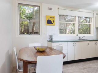 3 'Far Horizons' 77 Ronald Avenue - cosy comfortable unit with filtered views Apartment, Shoal Bay - 5