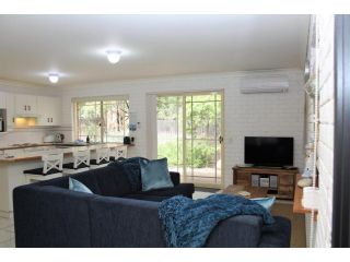 3 Melaleuca - Linen included Guest house, Elizabeth Beach - 2