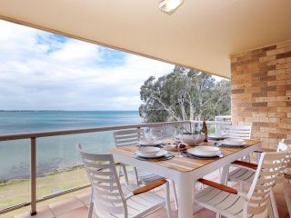 3 'Pelican Sands', 83 Soldiers Point Rd - stunning waterfront unit with magical water views & air conditioning Apartment, Soldiers Point - 2