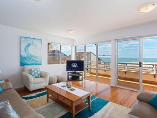 3 'The Clippers' 131 Soldiers Point Road - fabulous waterfront unit Apartment, Salamander Bay - 2