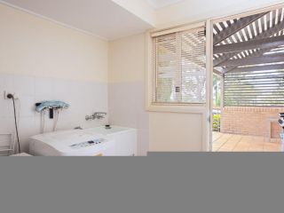 3 'The Clippers' 131 Soldiers Point Road - fabulous waterfront unit Apartment, Salamander Bay - 5