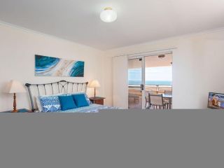 3 'The Clippers' 131 Soldiers Point Road - fabulous waterfront unit Apartment, Salamander Bay - 3
