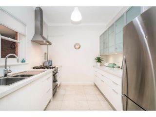 Terrace Road Light bright one bedroom river view Apartment, Perth - 5