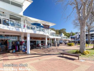 30 'The Commodore' 9-11 Donald Street - fabulous 3 bedroom 2 bathroom 2 carspaces Apartment, Nelson Bay - 2