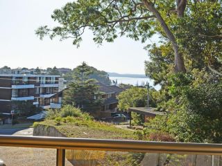 30 'The Commodore' 9-11 Donald Street - fabulous 3 bedroom 2 bathroom 2 carspaces Apartment, Nelson Bay - 1