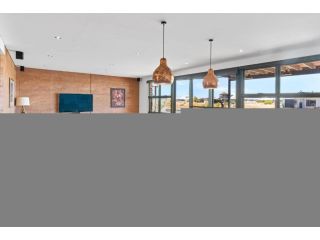 31 Inggarda Lane - Spectacular Views with a Private Jetty Guest house, Exmouth - 4
