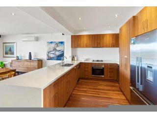 31 Inggarda Lane - Spectacular Views with a Private Jetty Guest house, Exmouth - 5