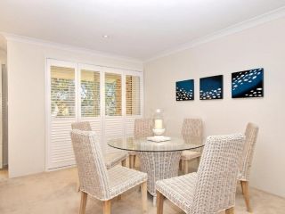 32 'Bay Parklands', 2 Gowrie Avenue - fantastic unit with air conditioning, pool, tennis court & spa Apartment, Shoal Bay - 3