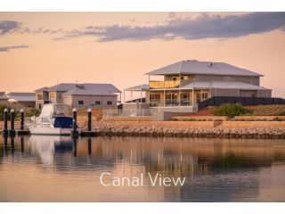 32 Corella Court - Private Jetty and Pool Guest house, Exmouth - 1