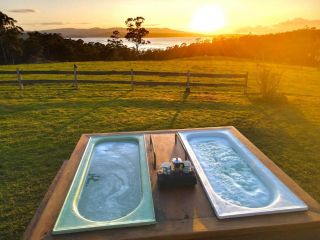 Farm Stay & Iconic Water Views - 32 Zachary Drive Guest house, Mallacoota - 2