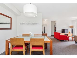 321 Heaven on Hay - sleeps 4 - no parking Apartment, Perth - 5