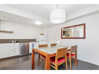 321 Heaven on Hay - sleeps 4 - no parking Apartment, Perth - 3