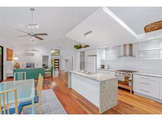33 Esprit Drive Rainbow Beach Aircon Pool Walk To Beach Guest house, Rainbow Beach - 4