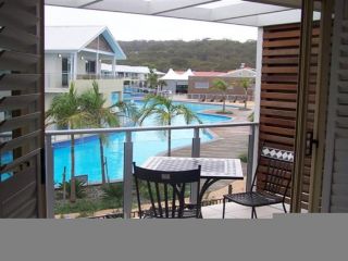 349 Pacific Blue 265 Sandy Point Road with fantastic resort pool and air conditioning Aparthotel, Salamander Bay - 2