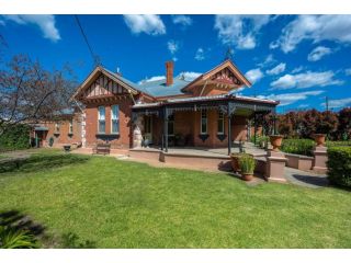 Experience Luxury at Lauralla, An Elegant Victorian Escape Guest house, Mudgee - 1