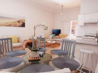 3br house, 5 min walk to beach with parking Guest house, Sydney - 1