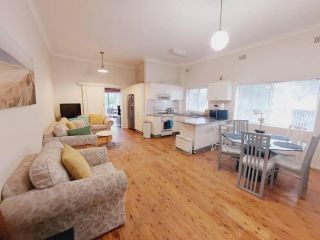 3br house, 5 min walk to beach with parking Guest house, Sydney - 4