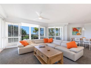 Sun, sand, and surf, Sunrise Beach Apartment, Sunshine Beach - 4