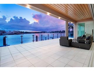 5 Million Dollar Surfers Paradise Dream Mansion Guest house, Gold Coast - 4