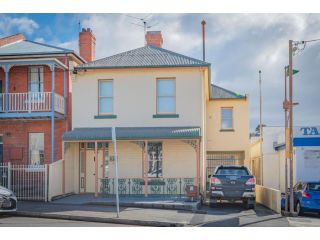 4 Bedroom House - Hobart CBD - Free Parking Guest house, Hobart - 5