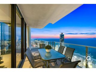 3 Bedroom Superior Sub Penthouse in the heart of Surfers with full ocean views - Circle on Cavill AMAZING!! Apartment, Gold Coast - 2